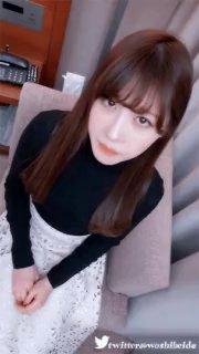 【黄先生探花】白衣高靴大奶萌妹，拨开内裤手指扣逼特写口交骑乘晃动奶子